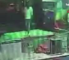 20 yaşındaki Burak hayatını kaybetmişti! Lunaparktaki kazanın g&ouml;r&uuml;nt&uuml;s&uuml; ortaya &ccedil;ıktı
