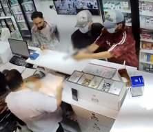 Hindistan'da g&uuml;peg&uuml;nd&uuml;z kanlı pusu: Eczacıyı vurdular