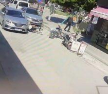 Isparta'da korkutan kaza: Aniden yola fırlayan &ccedil;ocuğa otomobil &ccedil;arptı