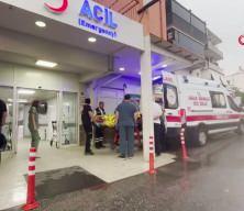 İzmir Bayındır&rsquo;da servis minib&uuml;s&uuml; şarampole devrildi: 22 yaralı