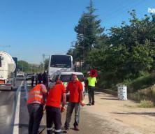 Kırşehir'de iş&ccedil;i servisleri &ccedil;arpıştı: 1'i ağır 17 yaralı