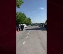 Konya polisinin sınava yetişecek &ouml;ğrenciye verdiği destek g&ouml;n&uuml;lleri fethetti