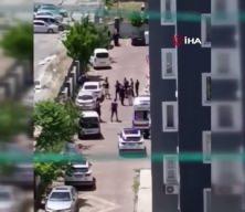 Kucağında &ccedil;ocuğuyla sekizinci kattan atladı