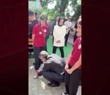 MEB  Yusuf Tekin yaptığı hareketle g&ouml;n&uuml;lleri fethetti