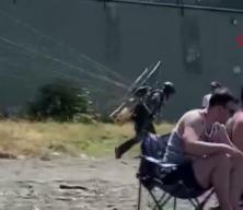 Plajda kontrolden &ccedil;ıkan motorlu paraş&uuml;t kalabalığa daldı: 3 yaralı