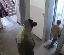 Rusya'da asans&ouml;rde dehşet anları: Yanlışlıkla &ccedil;arptığı &ccedil;ocuğu &ouml;ld&uuml;resiye d&ouml;vd&uuml;