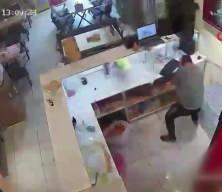  Y&uuml;ksekova'da kafede mutfak t&uuml;p&uuml; bomba gibi patladı