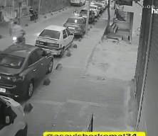 K&uuml;&ccedil;&uuml;k&ccedil;ekmece'de motosiklet dehşeti: &Ccedil;arptığı &ccedil;ocuğu kaldırıma bırakıp ka&ccedil;tı