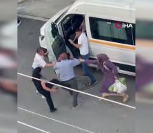 Laf atma tartışması b&uuml;y&uuml;d&uuml;: Biri sopayla saldırdı, diğeri silahını ateşledi!