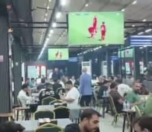 Mahmut Tanal kahveye gitti, konuşmasını kimse dinlemedi