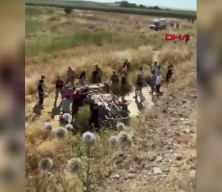 Şanlıurfa&rsquo;da otomobil şarampole yuvarlandı; 1 &ouml;l&uuml;, 4 yaralı