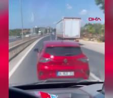 Silivri'de ambulansa yol vermeyen s&uuml;r&uuml;c&uuml; kamerada