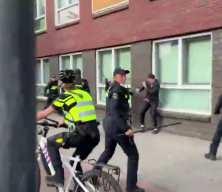 Hollanda polisi Fas'a elenmenin acısını Fas taraftarından &ccedil;ıkardı