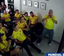 Almanya ma&ccedil;ında gol bildirimini erken alan Ekvadorlu taraftar yerinde duramadı