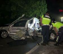 Arızalanan otomobile tır &ccedil;arptı: 1 &ccedil;ocuk &ouml;ld&uuml;, 3 kişi yaralandı!