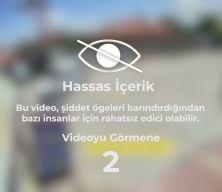 Feci kaza kamerada! &Ccedil;arpışmanın etkisiyle marketin i&ccedil;ine kadar s&uuml;r&uuml;klendi