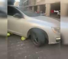 L&uuml;ks aracıyla girdiği pazar alanına giren kadın s&uuml;r&uuml;c&uuml; pazarcının tezgahını darmadağın etti