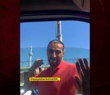"Neden bakıyorsun" diyerek &ouml;n&uuml;n&uuml; kesti! Aracın camını kırıp darbetti!