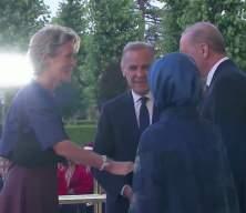 Ankara'da NATO Zirvesi resepsiyonu: K&uuml;lliye'de aile fotoğrafı