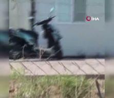 Cani koca eşini &ccedil;ocuklarını g&ouml;z&uuml; &ouml;n&uuml;nde bı&ccedil;akla yere yatırıp d&ouml;vd&uuml;