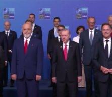 Cumhurbaşkanı Erdoğan'dan NATO liderlerine 'tabanca' hediyesi