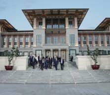 NATO Zirvesi'nde &Ccedil;ekya krizi: Cumhurbaşkanı ve Başbakan ayrı u&ccedil;aklarla Ankara'ya geldi