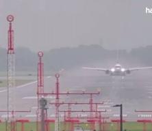 Montreal Havalimanı&rsquo;nda Korku Dolu Anlar! Air Canada u&ccedil;ağı pistten &ccedil;ıktı