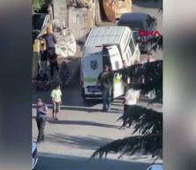 Evinin &ouml;n&uuml;nde fenalaşan kadın hastaneye yetiştirilemeden hayatını kaybetti