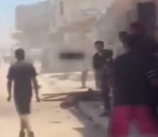 Katil İsrail, Gazze&rsquo;de cenaze t&ouml;renine saldırı d&uuml;zenledi: 7 &ouml;l&uuml;, 19 yaralı