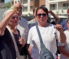&Ouml;rnekk&ouml;y'de hak sahiplerinden 'anahtarlı' protesto: Evlerimizin teslim edilmesini istiyoruz