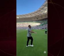 Bursaspor trib&uuml;nlerinden Arda Turan'a sevgi seli