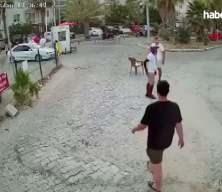 Muğla'da sokak ortasında bı&ccedil;aklı d&uuml;ello: Kan donduran g&ouml;r&uuml;nt&uuml;ler ortaya &ccedil;ıktı