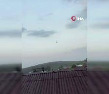 Hava aniden değişti paraş&uuml;t&ccedil;&uuml;ler zeytinliğe acil iniş yaptı: O anlar kamerada!