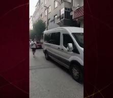 İstanbul&rsquo;da beklenen fırtına başladı: Vatandaşlar zor anlar yaşadı!
