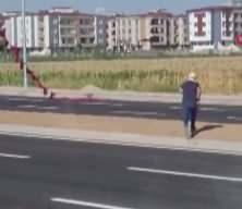 Bayrağımızı yerde bırakmayan iş&ccedil;i g&ouml;n&uuml;lleri fethetti