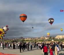 Kapadokya'da Balon Festivali başladı: 30 fig&uuml;rl&uuml; balon g&ouml;ky&uuml;z&uuml;n&uuml; renklendirdi