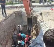 Malatya'da konut inşaatında g&ouml;&ccedil;&uuml;k: 2 iş&ccedil;i toprak altında 