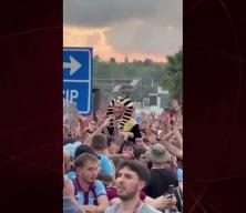 Mısır'ın firavununa Karadeniz işi karşılama: Havalimanı 3'l&uuml; ile inledi