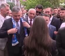Bakan &Ccedil;ift&ccedil;i ve Bakan G&uuml;ler Esenyurt'ta esnaf ve vatandaşla bir araya geldi
