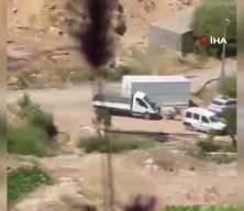 Adıyaman'da dehşet g&ouml;r&uuml;nt&uuml;ler: Kamyonetle &ccedil;arptığı şahsı metrelerce fırlattı