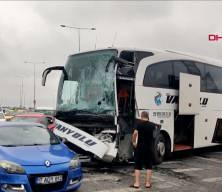 Arnavutk&ouml;y'de yolcu otob&uuml;s&uuml; İETT otob&uuml;s&uuml;ne &ccedil;arptı: 5 yaralı