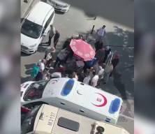 Bah&ccedil;elievler'de silahla vurulan minib&uuml;s şof&ouml;r&uuml; yaralandı