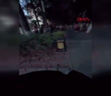 Beylikd&uuml;z&uuml;&rsquo;nde tartıştıkları yayaya k&uuml;fredip saldıran magandalar yakalandı