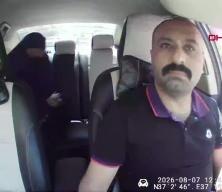 &Ccedil;arşaf giyip cami yolunda pusu kurdu: Ka&ccedil;maya &ccedil;alışırken takside yakalandı!