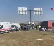 Freni boşalan tır, kırmızı ışıkta bekleyen ara&ccedil;ları bi&ccedil;ti: &Ouml;l&uuml; ve yaralılar var!