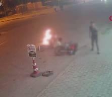 İki motosiklet kafa kafaya &ccedil;arpıştı, ortalık can pazarına d&ouml;nd&uuml;
