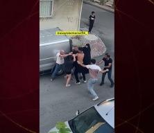&Ccedil;ekmek&ouml;y'de komşular birbirine girdi: Tekmeler ve yumruklar havada u&ccedil;uştu