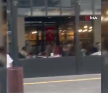 L&uuml;ks AVM'nin bah&ccedil;esindeki koyunlar kamerada