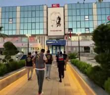 Menderes Belediye Başkanının WhatsApp'ta r&uuml;şveti itiraf ettiği yazışmaları ortaya &ccedil;ıktı
