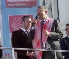 &Ouml;zg&uuml;r &Ouml;zel'in r&uuml;şvet aldığını sevgilisine yazan İlkay &Ccedil;i&ccedil;ek'i desteklediği s&ouml;zleri yeniden g&uuml;ndem oldu